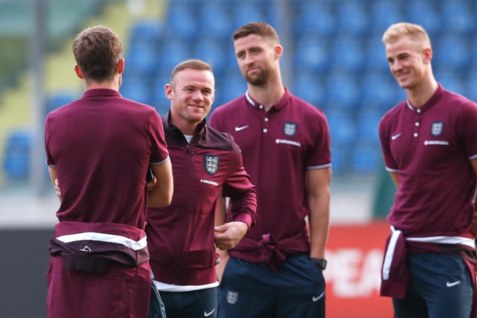 Gary Cahill says no-one in the England dressing room doubts Wayne Rooney. Action Images via Reuters / Carl Recine