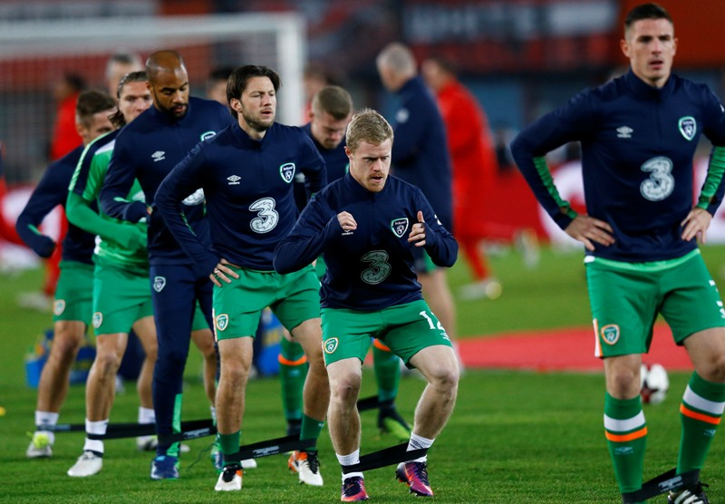 Football Soccer - Austria v Republic of Ireland - 2018 World Cup Qualifying European Zone - Group D - Ernst-Happel Stadium, Vienna, Austria - 12/11/16 Republic of Ireland's Daryl Horgan and Harry Arter warm up before the match  Reuters / Leonhard Foeger Livepic EDITORIAL USE ONLY.