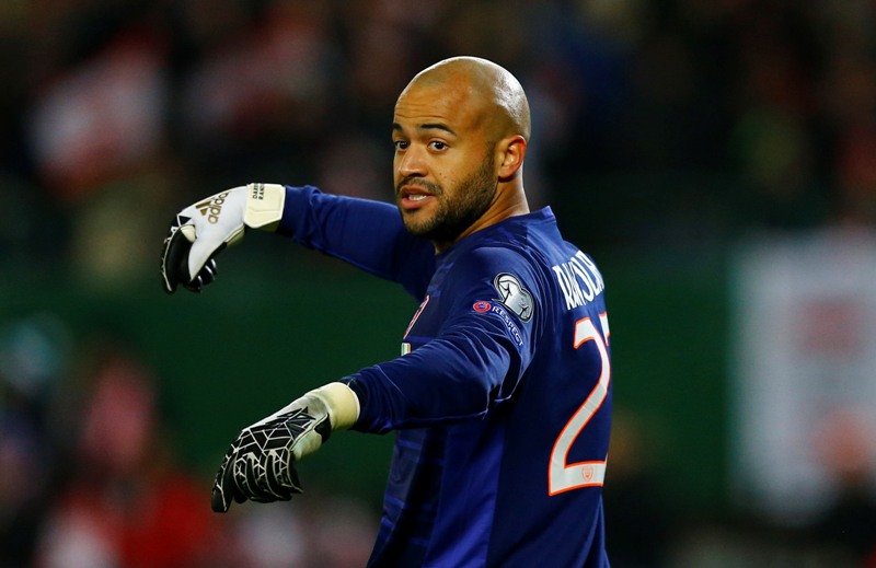 Football Soccer - Austria v Republic of Ireland - 2018 World Cup Qualifying European Zone - Group D - Ernst-Happel Stadium, Vienna, Austria - 12/11/16 Republic of Ireland's Darren Randolph Reuters / Leonhard Foeger Livepic EDITORIAL USE ONLY.